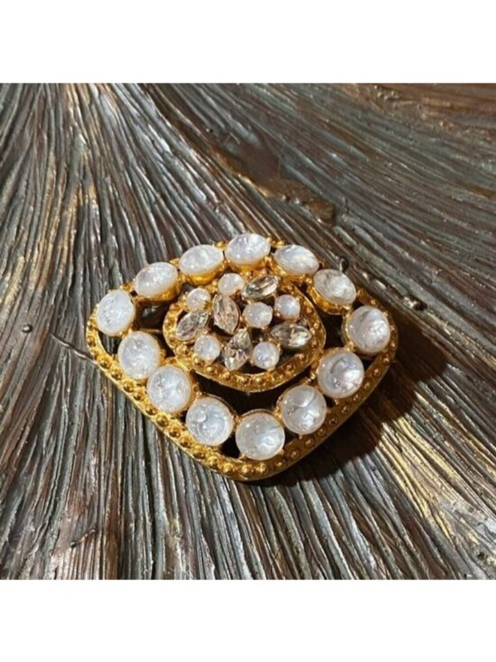 Elegant Vintage Style Gold Tone Rhinestone Brooch Pin